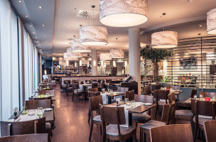 Oléo Pazzo Restaurant/bar inside