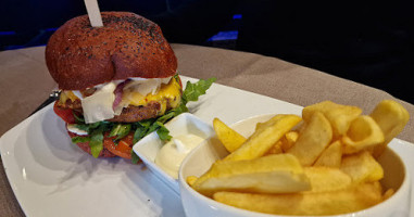 Louis Casual Italian Dining food