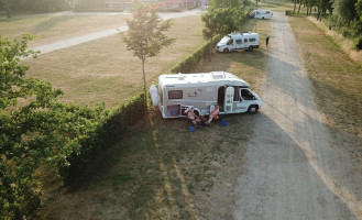 Am Schloßpark Matias Look outside