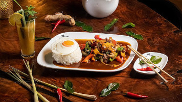 Station Point Thai Food food