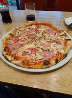 Peperoni Pizza food