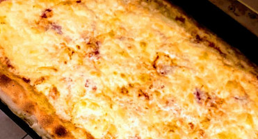 American Pizza-Drive food