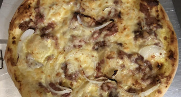 American Pizza-Drive food