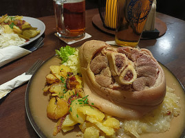 Zum Nussbaum food