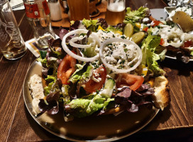 Zum Nussbaum food