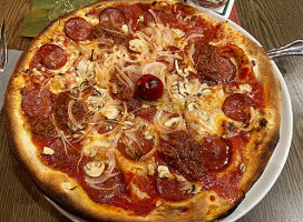 Pizzeria Massimo food