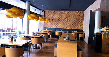 Su-Chin inside