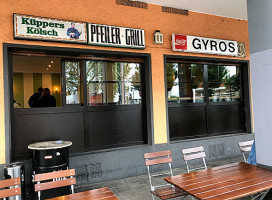 Pfeiler-Grill outside