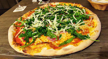 Pizzeria La Dolce Vita food