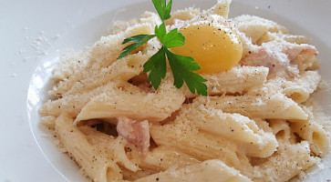 Pizzeria Spaghetteria Atzori food