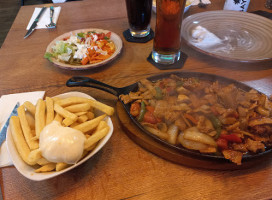 Bayos Grillhaus food
