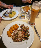 Zur Sommerleithe food