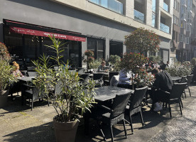 Tiger Club Vegan Sushi outside