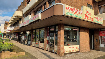 Pizza Prinz outside