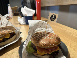 Sefaburger Elvan Altunbulak drink