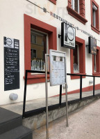 Poivrier outside