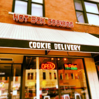 La Dolce Vita outside