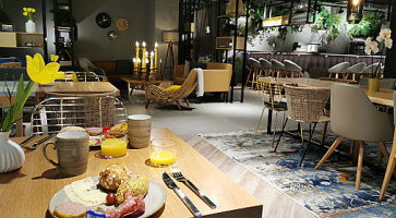 Ninetynine Frühstück inside