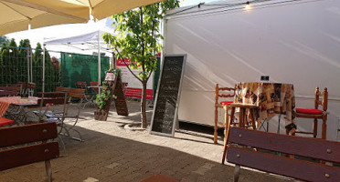 Straußwirtschaft Festbewirtung Mucke outside