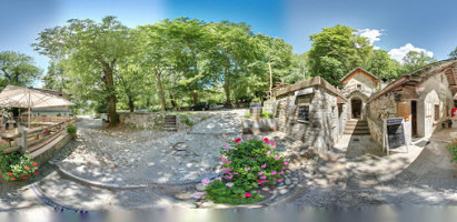 Grotto del Mulo outside