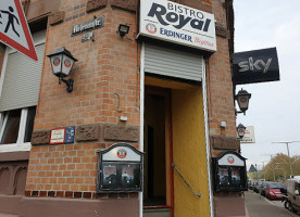 Bistro Royal outside