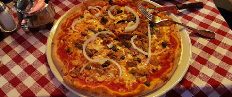 Caponcello Express To Go food