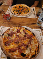 Pizzeria Il Brunello food