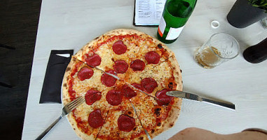 Twins Burger Pizza food