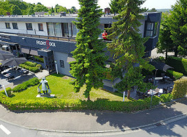 Felderbock outside