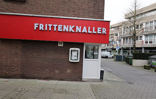 Frittenknaller outside