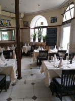 Dolce Vino inside