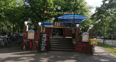 El Tampico outside