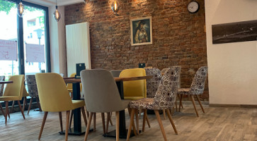 Taverne Mediterrane inside