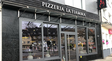 La Fiamma outside