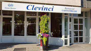 Clevinci Gartenterrasse outside