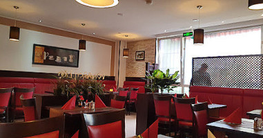 Cafe Restaurant Kaneo inside