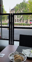 La Galleria outside
