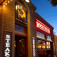 La Tarantella outside