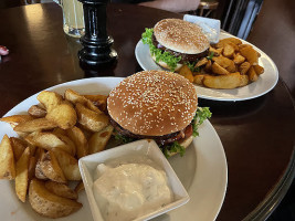 The Lion Magdeburg food