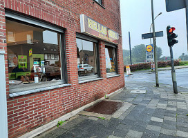 Hellas Grill outside