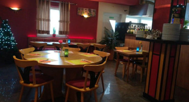 Pizzeria Stella inside