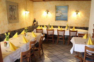 Pizzeria Dapina Mit Lieferservice inside