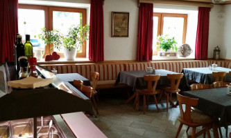 Bayerische Gastwirtschaft Dimpfl-stadl inside