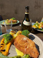 Bistro Albarella food