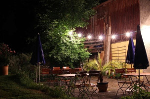 Knobelwolf Biergarten outside
