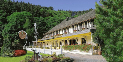 Landhotel Naafs-häuschen outside