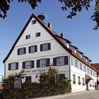 Landhotel Zum Hirsch outside