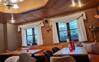 Syrtaki inside