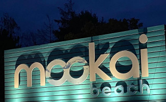Mookai Beach outside