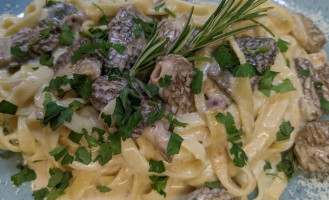 Andreas Pfatrisch Zum Neuwirt food